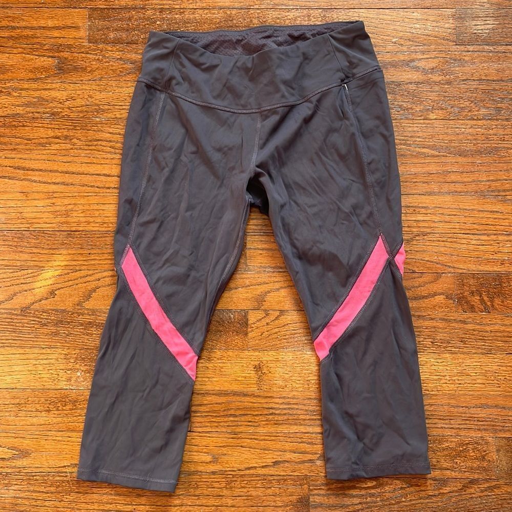CALIA Gray & Pink Mesh Crop Leggings